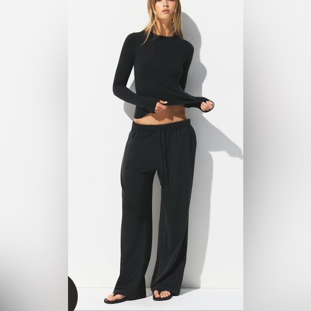 SKIMS Black Ribbed Wide-Leg lounging pants NWT
